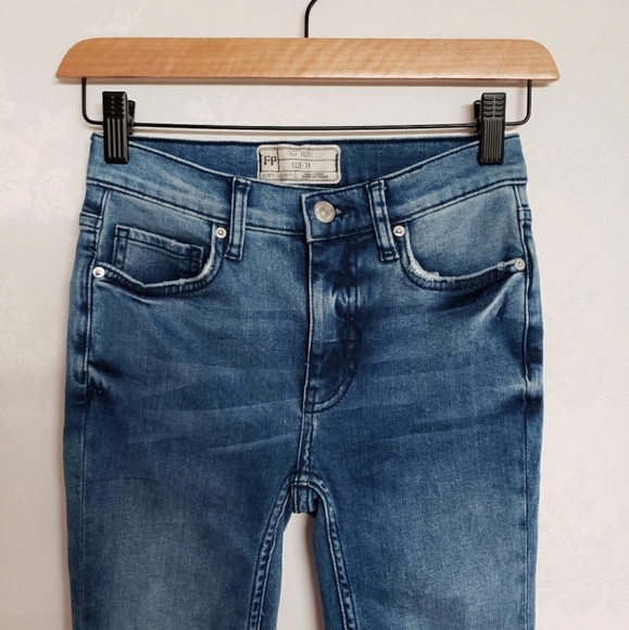NWT Free People Busted Knee Skinny Jean's - Picture 3 of 9